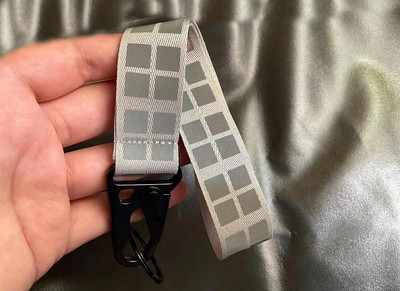 Ανακλαστικά μπρελόκ υψηλής ορατότητας Σκούρο γκρι Υλικό ιμάντων για αξεσουάρ μενταγιόν τσάντας 2,5 cm Night Walking Sport Running