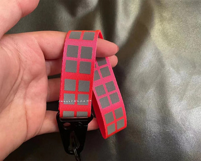 Ανακλαστικά μπρελόκ υψηλής ορατότητας Σκούρο γκρι Υλικό ιμάντων για αξεσουάρ μενταγιόν τσάντας 2,5 cm Night Walking Sport Running