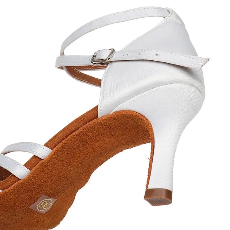 USHINE Profesionálne saténové podpätky 7 cm/5 cm bez uzla Salsa Tango Spoločenské latinskoamerické tanečné topánky Dámske topánky na latino tance