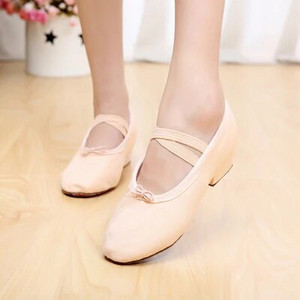 Uus saabumine naiste lõuendist nahast pehme põhjaga kandiline kontsaga tantsukingad Naiste balletitantsukingad 4 värvi