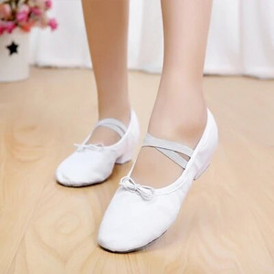 Uus saabumine naiste lõuendist nahast pehme põhjaga kandiline kontsaga tantsukingad Naiste balletitantsukingad 4 värvi