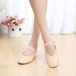 Uus saabumine naiste lõuendist nahast pehme põhjaga kandiline kontsaga tantsukingad Naiste balletitantsukingad 4 värvi