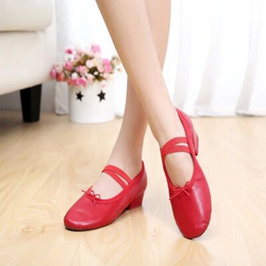Uus saabumine naiste lõuendist nahast pehme põhjaga kandiline kontsaga tantsukingad Naiste balletitantsukingad 4 värvi
