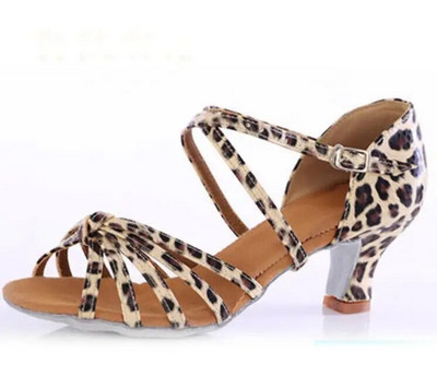 Ballroom Salsa Samba Party Tango Naiste Ladina tantsujalatsid Tossud Professionaalsed tantsukingad naistele Tüdrukutele 5/7cm Pehme A02D