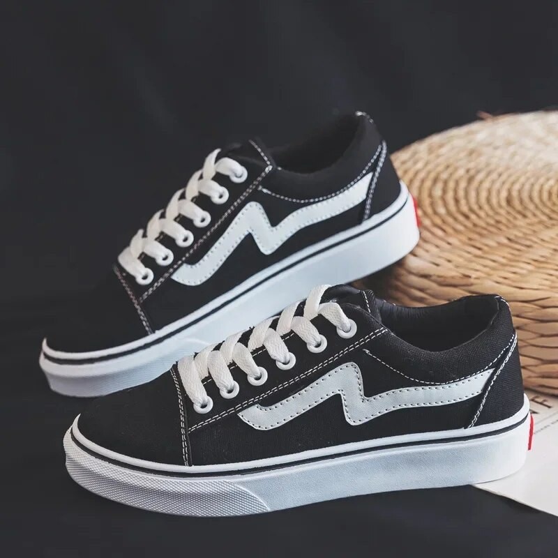 Drobiniai bėgimo sportbačiai moteriški apvalūs pirštai, vienspalviai suvarstomi negiliai moteriški laisvalaikio vaikščiojimo batai Rankų darbo sportiniai treniruokliai