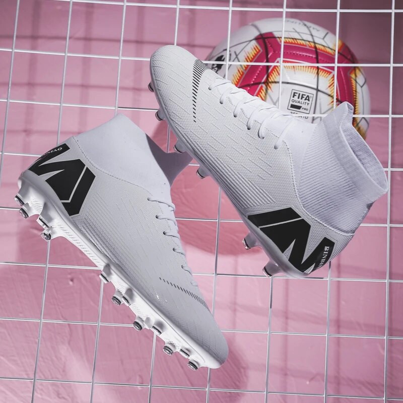 Meeste Jalgpalliklambrid Jalgpallisaapad Treeningpahkluu Klambrid Professionaalsed Kulumiskindlad Välistingimustes Libisemiskindlad Pika naelaga TF/FG Punane Uus