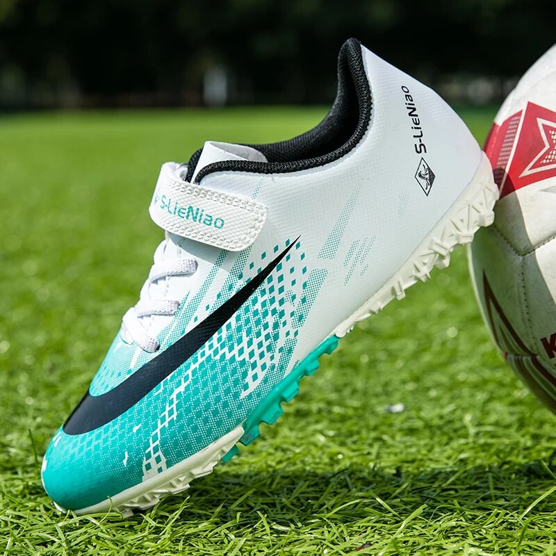 Jauni zēnu meiteņu futbola apavi zāliena treniņu sportam ūdensnecaurlaidīga zāliena futbola apavi Unisex treniņu apavi Ērti, neslīdoši mīksti