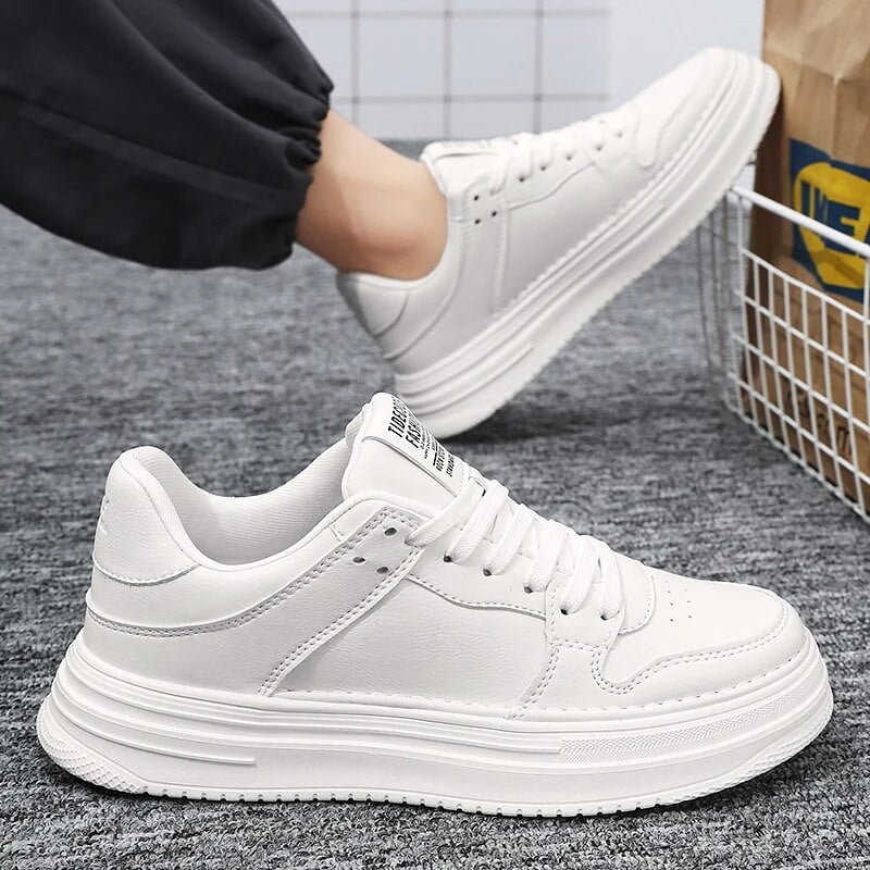 Uued meeste rulakingad Mood vabaaja tossud Üliõpilastele sobivad valged spordijalatsid Tasuta paindlikud nahast õmblused