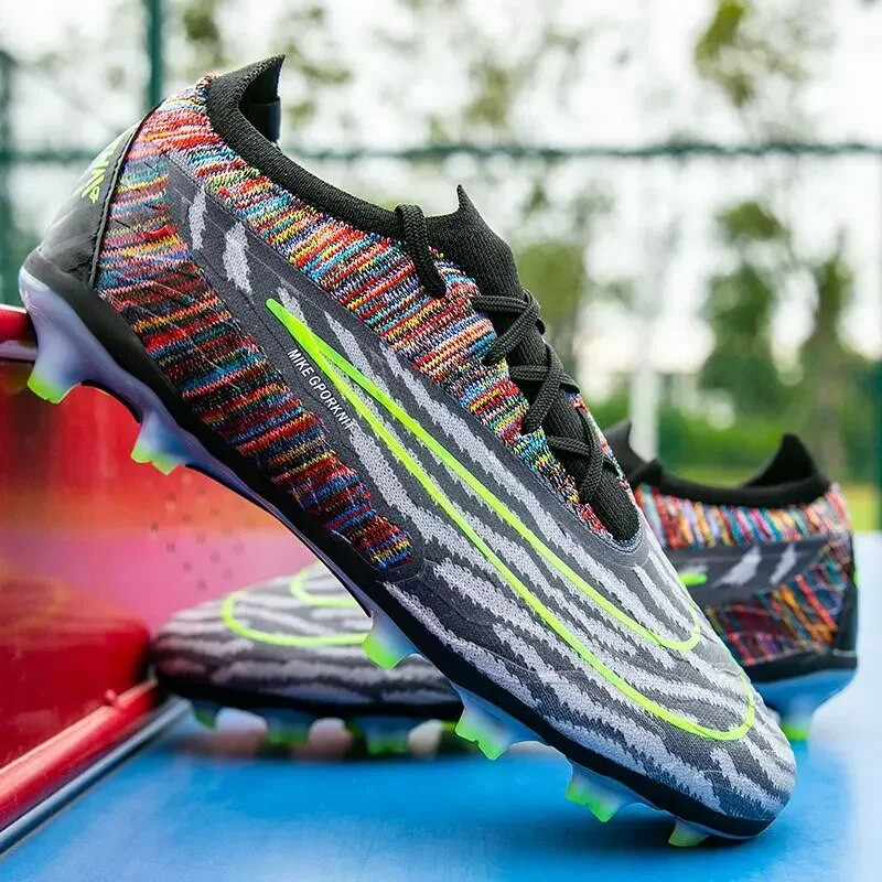 Brändi kvaliteetsed meeste jalgpallijalatsid Professionaalsed mugavad Futsal Muru treeningud Sport Match Footboot Ultralight FG/TF saapad