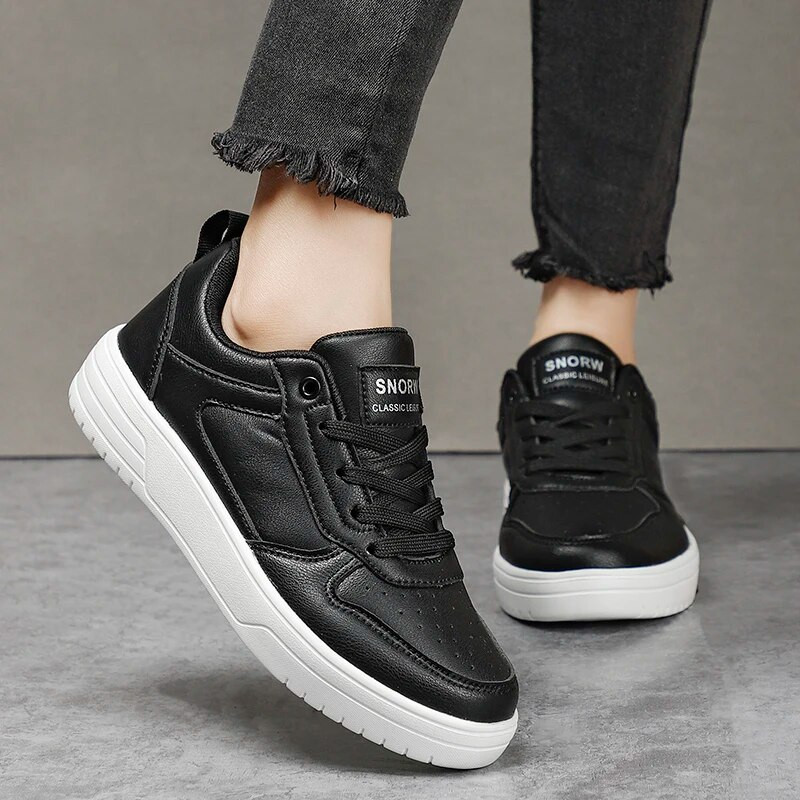 Uus stiil meeste jooksujalatsid Ourdoor Jogging Trekking White Meeste tossud Spordijalatsid 1 Mugav Kerge Pehme Tasuta kohaletoimetamine