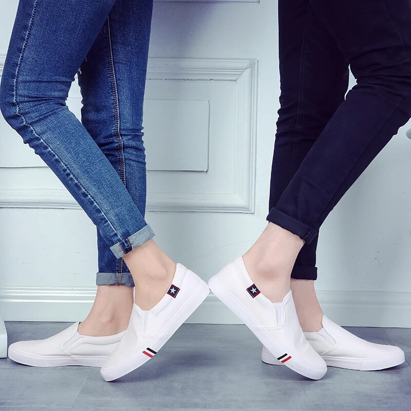 Madingi balti sportbačiai Vyriški Pigūs plokščiapadžiai Patogūs vaikščiojimo batai vyrams Riedlenčių batai Sportiniai teniso batai Zapatillas Hombrm