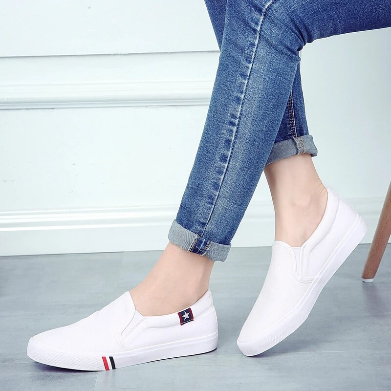 Madingi balti sportbačiai Vyriški Pigūs plokščiapadžiai Patogūs vaikščiojimo batai vyrams Riedlenčių batai Sportiniai teniso batai Zapatillas Hombrm