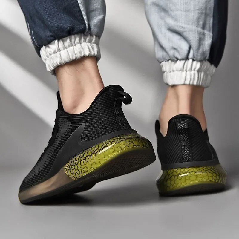 2023. aasta uued suvised golfijalatsid meestele Välispordiks Valged jooksujalatsid Ultrakerged võrkkangast hingavad meeste vabaaja tossud