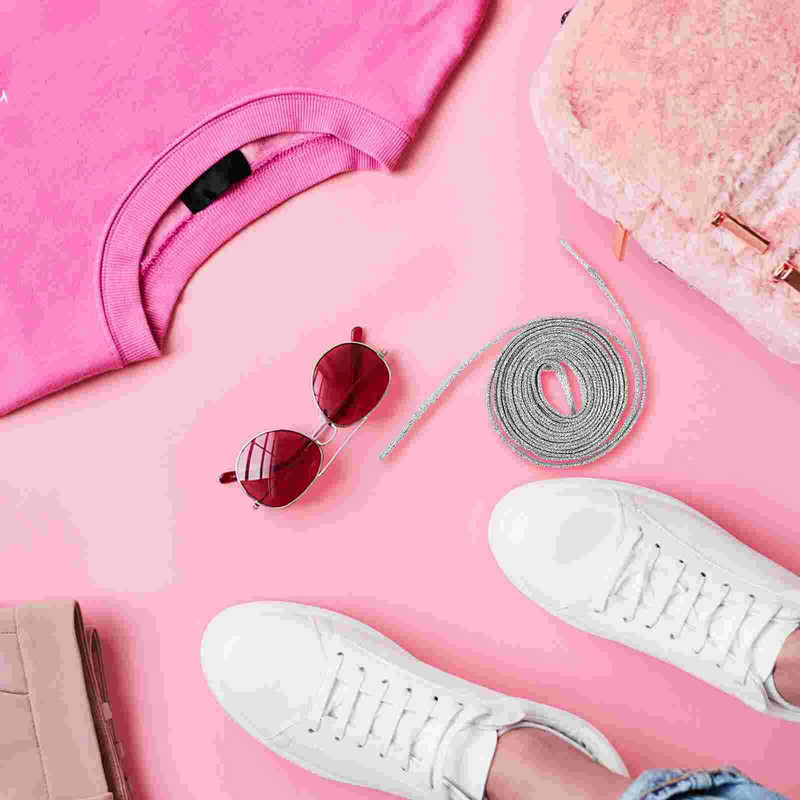 Garneck, 1 paar sädelevaid kingapaelu, 11 m lamedad moodsad kingapaelad kingasidemed lõuenditossudele (hõbedane)