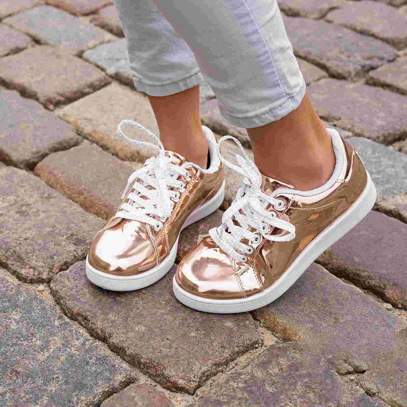 Garneck, 1 paar sädelevaid kingapaelu, 11 m lamedad moodsad kingapaelad kingasidemed lõuenditossudele (hõbedane)