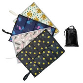 Πτυσσόμενο υπαίθριο πατάκι καθίσματος κάμπινγκ Φορητό αδιάβροχο πολυεστερικό ύφασμα παραλίας για πικ-νικ Κάθισμα πεζοπορίας Μαλακό μαξιλάρι για καρέκλα από αφρό