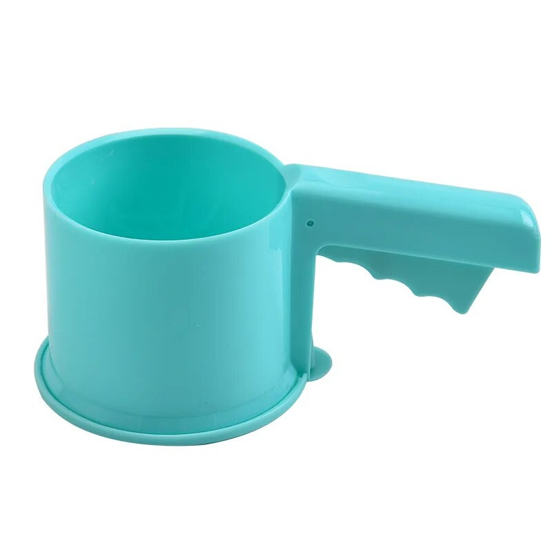 Sitko na múku, jemné sieťované sito na múku, práškový cukor, manuálne sito, pohár, domáca kuchyňa, pečenie, pečivo, nástroje