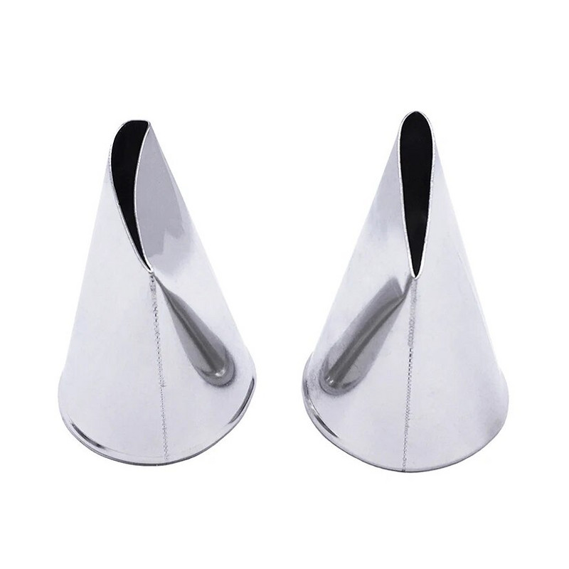 Zdobiaci hrot na polevu s veľkými ružovými lupeňmi, cukrársky náradie na zdobenie torty, muffinov, náradie na pečenie