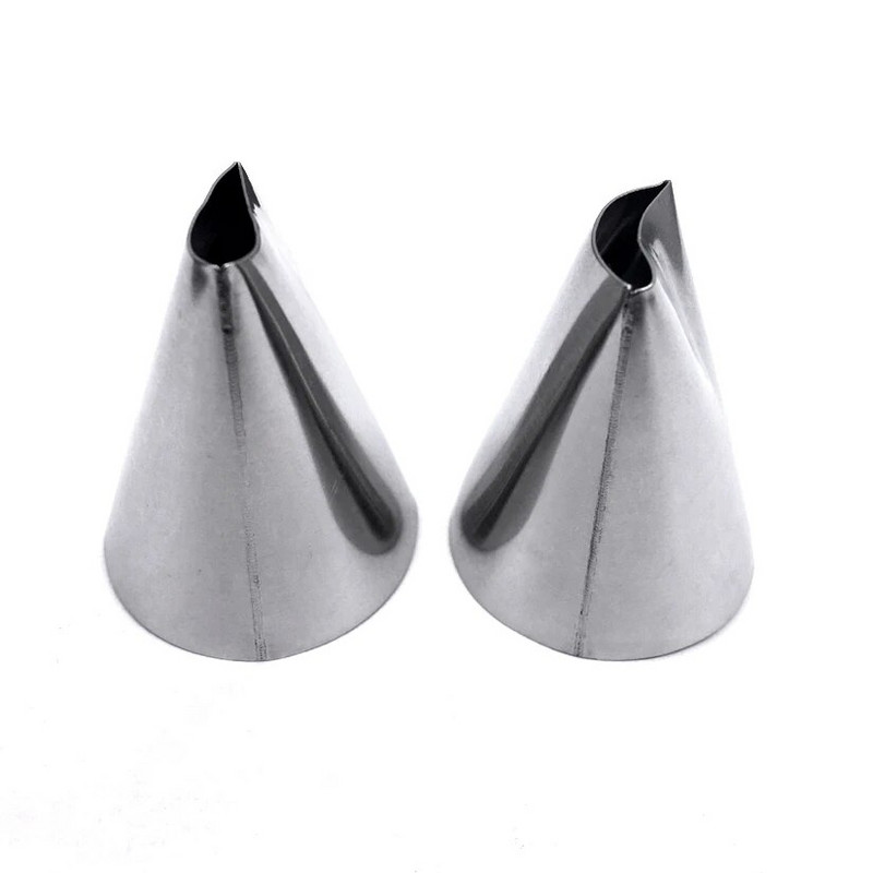 Zdobiaci hrot na polevu s veľkými ružovými lupeňmi, cukrársky náradie na zdobenie torty, muffinov, náradie na pečenie