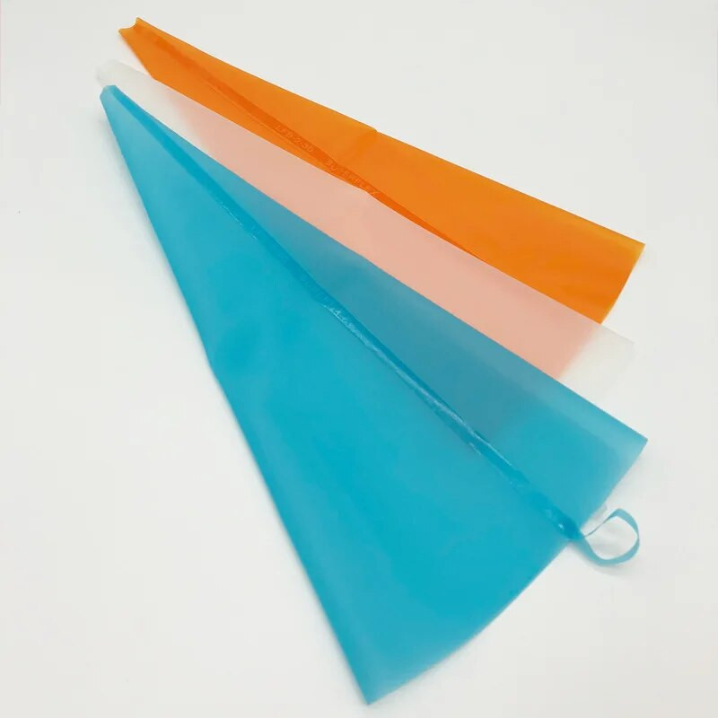 18 ks trysky na potrubie, TPU potrubné vrecko, konvertor trysky na krém, sada trysiek na dojenie, príslušenstvo na pečivo a pekárne, sada akrylových diskov na torty