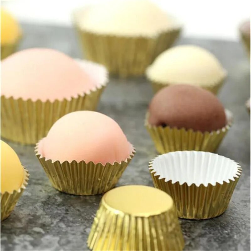 100 tk koogipabertopsid kuld/hõbe/punane foolium paberist koogivoodri hoidja muffini küpsetustassi koogiümbrise ümbris alumiiniumfoolium metall