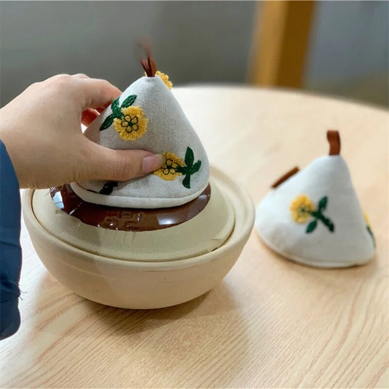 Tepelne odolná proti obareniu, vyšívaná rukoväť hrnca, krytka na rukoväť hrnca s trojuholníkovou izoláciou, mikrovlnná rukavica, japonský kryt hrnca