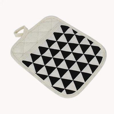 Isolatsioonipadjad, soojust isoleerivad kindad, köögis põletusvastased kaussi padjad, riidest mitmefunktsioonilised alusmatid, kahekordse kasutusega