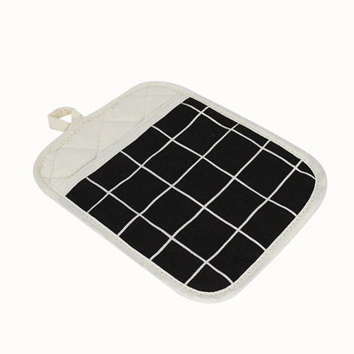 Isolatsioonipadjad, soojust isoleerivad kindad, köögis põletusvastased kaussi padjad, riidest mitmefunktsioonilised alusmatid, kahekordse kasutusega