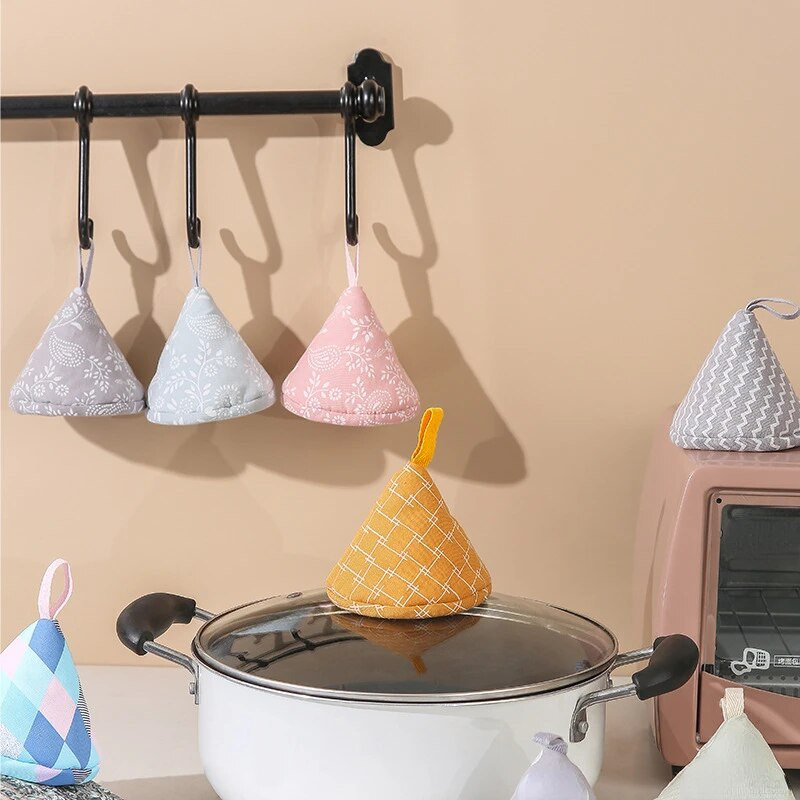 Uus kolmnurkne potikork Ahjukindad Põlemisvastane panni käepideme kate kõrge temperatuuriga pajapoti isolatsioonipadja sõrmekaitse kate