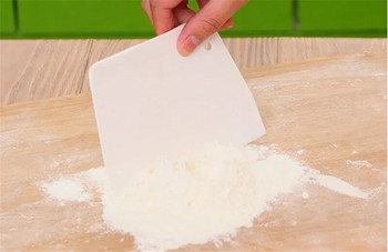 бяла дъска Пластмасов нож за сладкиши Стъргалка за тесто за пица Шпатули за торта Инструменти Фондан Sugarcraft Трапец Пекарна за хляб Нож за масло