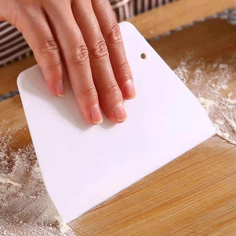 1/3 vnt. Naudinga lenkta kreminė mentelė „pasidaryk pats“ konditerijos pjaustyklės Fondant tešlos grandiklis Tortų pjaustyklė tešlos kepimo įrankis Virtuvės priedai