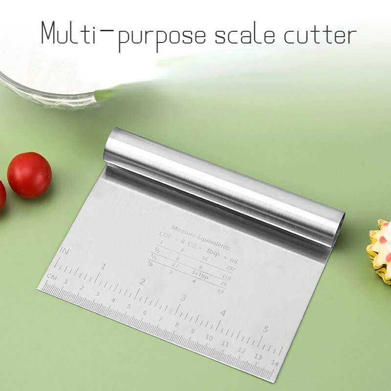 1 tk roostevabast terasest nuudlinoaga koogikaabits koos skaala kondiitrilõikuritega