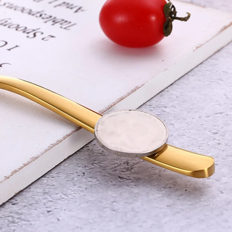 1 ks nerezový nôž na maslo s otvorom na strúhadlo na syr, syrový dezert, nôž na džem, príbory, raňajky, nôž na chlieb, kuchynský gadget