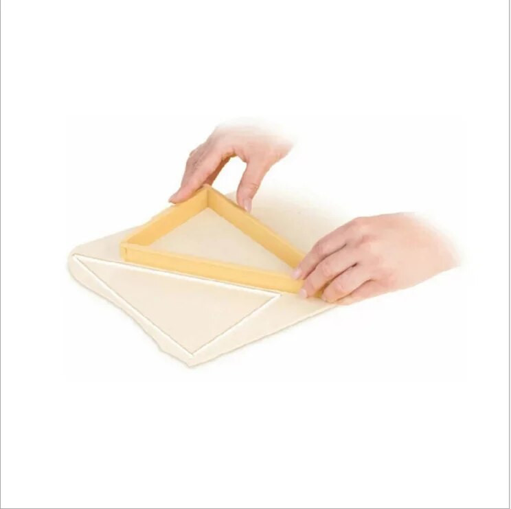 Küpsetuskondiitritööriistad Plastikust sarvesaia lõikur, vormrulli sarvesaia valmistamise masin