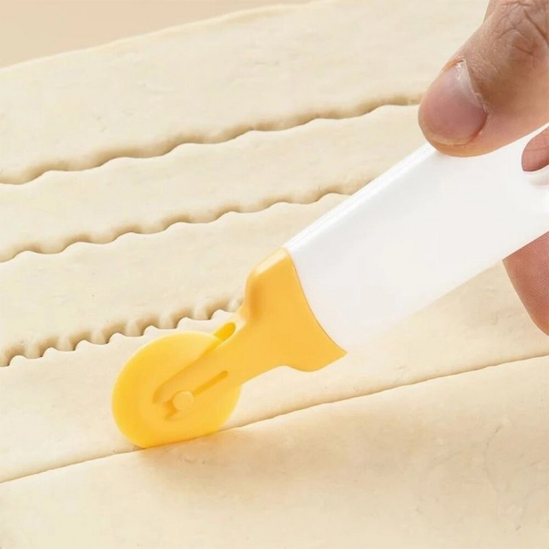 Pelmeenid, biskviitrullilõikur küpsise ümmargune rullimine lõiketera taigna ratas pitsataia jaoks pirukakooriku küpsetustööriistad