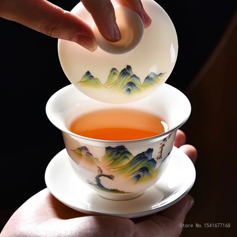 Keraamiline Kung Fu teekomplekt Creative valgest portselanist puhta valge kullaga maalitud mägimustriga Three Talent kaanega kauss, üks teetass
