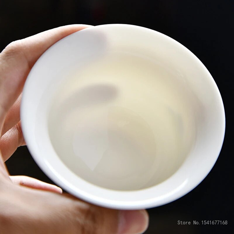 Keraamiline Kung Fu teekomplekt Creative valgest portselanist puhta valge kullaga maalitud mägimustriga Three Talent kaanega kauss, üks teetass