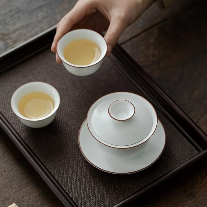 Matinės spalvos riebalinis baltas Gaiwan keramikinis arbatos puodelis su tuščiaviduriu pagrindu kinietiškas kunfu arbatos ruošimo puodelis Vandens kaštoninis dangtelis