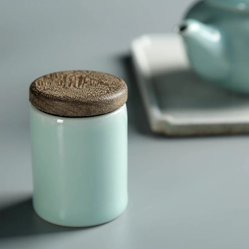 Celadon Boutique teekann Väike kaasaskantav mini-teekannus Jaapani stiilis keraamiline suletud pott puidust kaanega tee lao teekomplekt