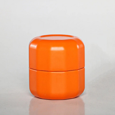 Skardiniai maži apvalūs skardiniai indai su dangteliais, skirti saldainių dovanoms, žvakių gamybai, arbatai, kavai ir amatams