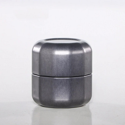 Skardiniai maži apvalūs skardiniai indai su dangteliais, skirti saldainių dovanoms, žvakių gamybai, arbatai, kavai ir amatams