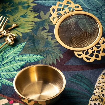 Roostevabast terasest teesõel koos tilgakausiga Lihtsalt puhastatav lahtiste lehtedega rippuv infusioonifiltri köögitööriist