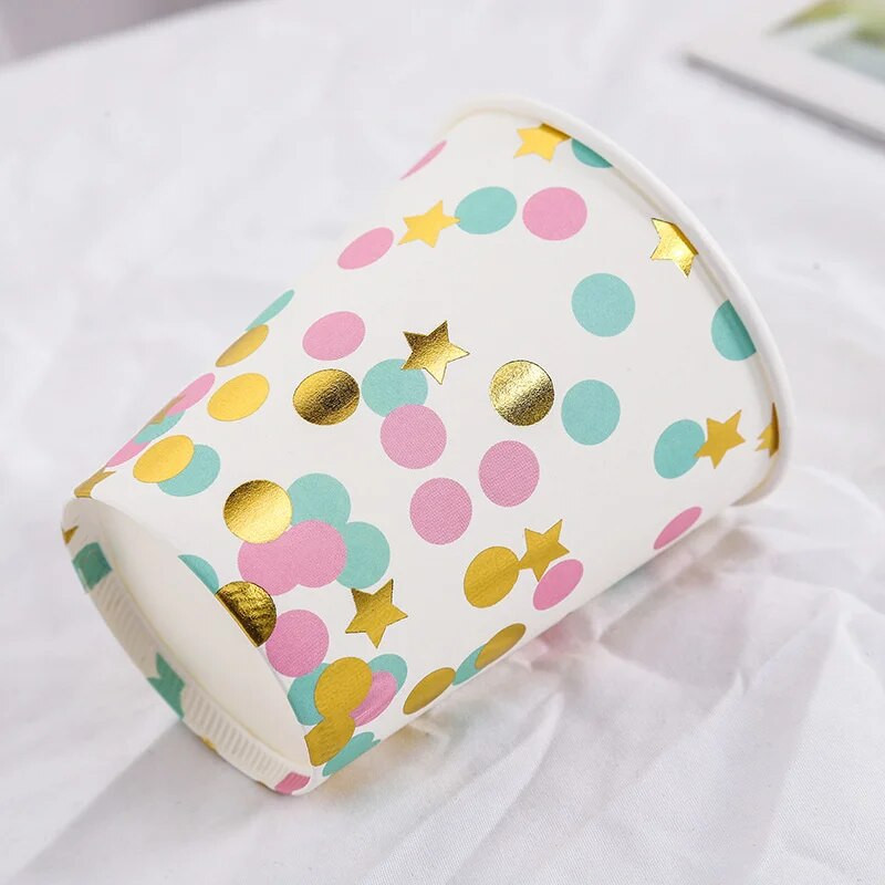 10 tk. Ühekordselt kasutatav pabertops Kuumstantsitud Hõbedase lainepunktiga pabertops Sünnipäeva pulmade perepeotarbed hulgimüügiks