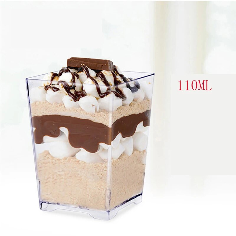 12/24 tk Mini magustoidu tassid 110 ml läbipaistev trapetsikujuline toidukonteiner vahusalve jaoks Pulmafestivali peolusikas kaasas