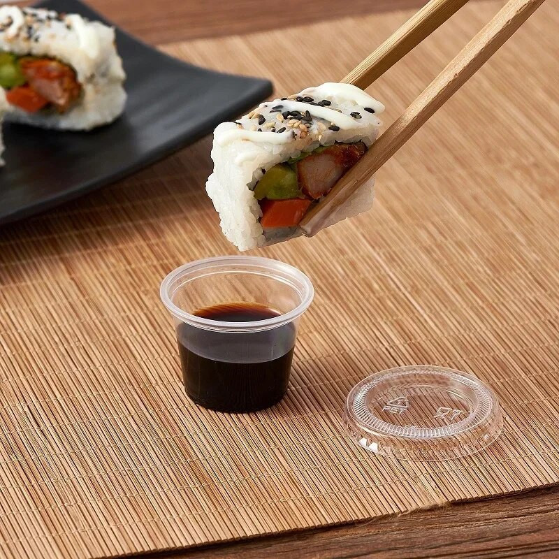 100 tk ühekordselt kasutatav kaanega plasttops Läbipaistvad kastmetopsid tarretisjogurti maitseainekonteiner ümmargune suletud karbiga köögitarvikud