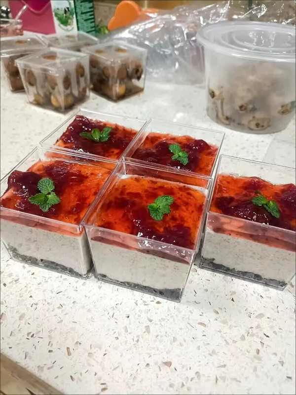 10/20 KOM Četvrtaste plastične čašice za desert od pjene 2 OZ za božićne čašice za puding od želea, jogurt, zabava, Ljetna kuhinja, vjenčanje