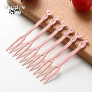 vanzlife Vaisių šakutės kostiumas vaisių lazdelė vienkartinė plastikinė dviejų dantų buitinė vaisių pyrago desertinė šakutė užkandžių šakutė