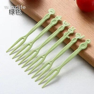 vanzlife Vaisių šakutės kostiumas vaisių lazdelė vienkartinė plastikinė dviejų dantų buitinė vaisių pyrago desertinė šakutė užkandžių šakutė