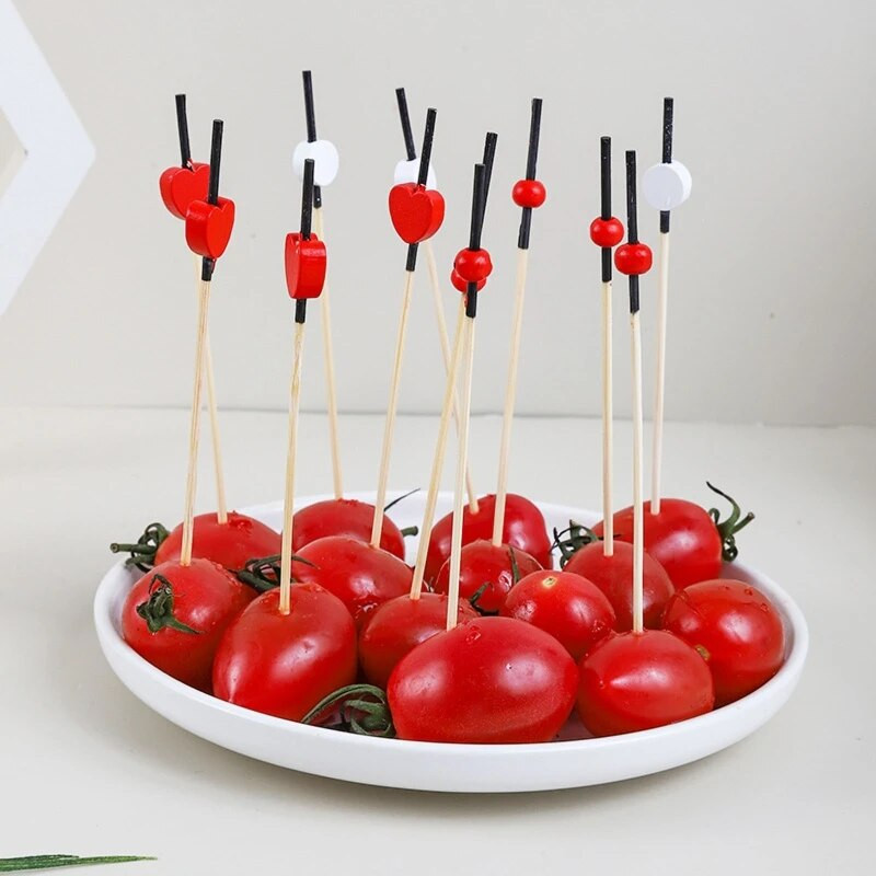 100 vienetų vienkartinis bambuko maisto iešmas Maisto rinkinys savitarnos pyragas vaisių šakutė vakarėlis pyragas desertas salotos pagaliukas širdies formos