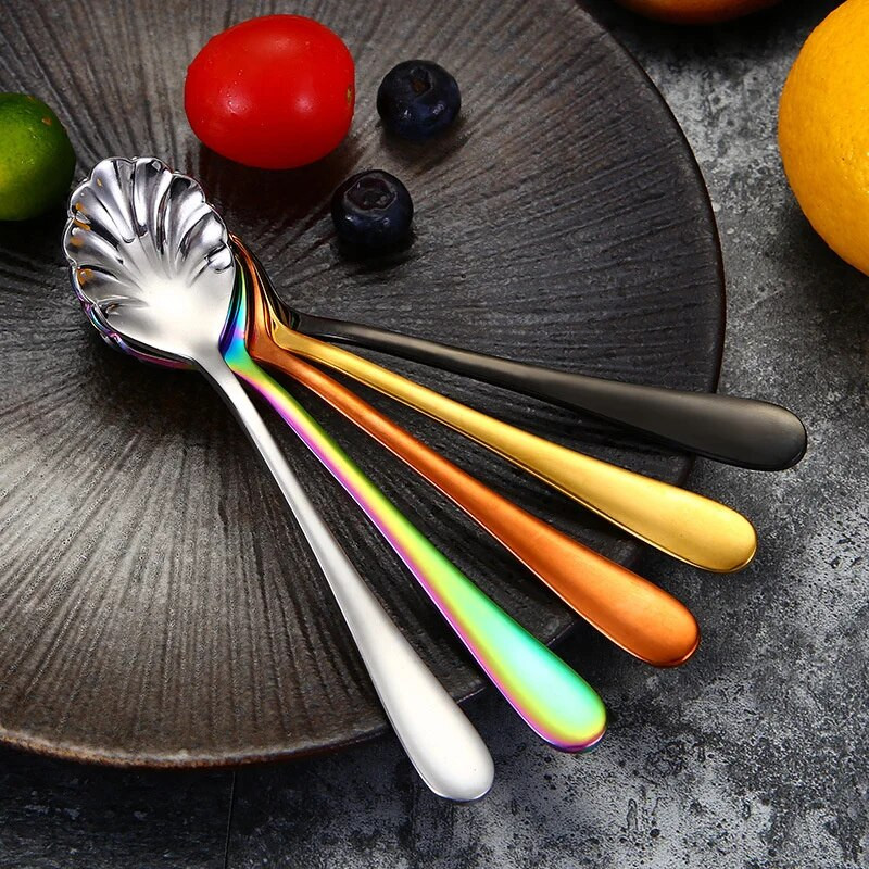 Värviline roostevabast terasest koorega magustoidulusikas Kodu loominguline jäätiselusikas Multifunktsionaalne kohvisegamislusikas Kööginõud